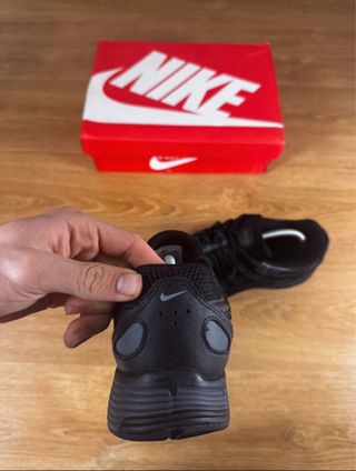 Nike P6000 Talla 43 Negro
