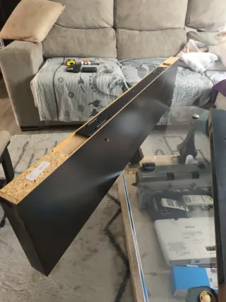 Baldas de madera negras