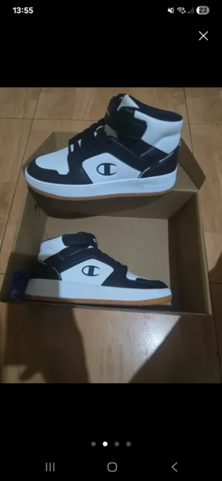 Zapatillas Champion Negras y Blancas nuevas