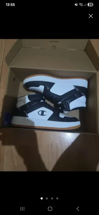 Zapatillas Champion Negras y Blancas nuevas