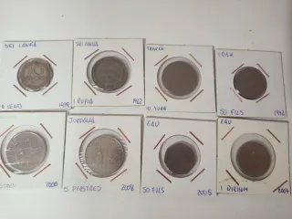 17 monete asiatiche e del Medio Oriente