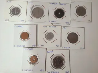 17 monete asiatiche e del Medio Oriente