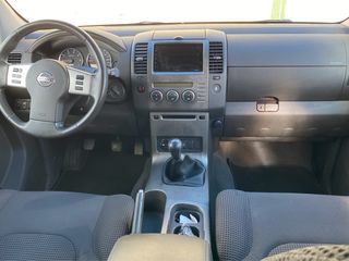 Nissan Pathfinder SE 2009