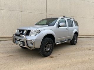 Nissan Pathfinder SE 2009