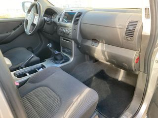 Nissan Pathfinder SE 2009