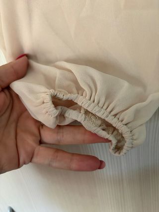 Top SHEIN beige manga de gasa abullonada