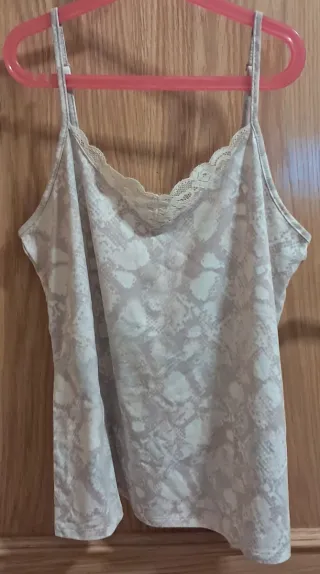 Pijama corto beige y gris