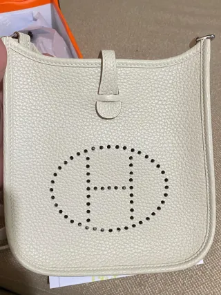 Bolso Hermès Evelyne 16 Amazone Taurillo Clemence