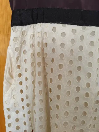 Vestido fiesta marrón y blanco.