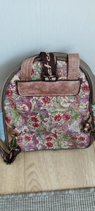 Mochila infantil con estampado de flores