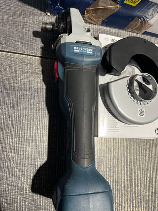 Amoladora angular inalámbrica Bosch GWS 18V-10