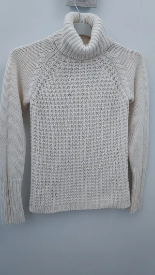 Jersey Pull&Bear cuello alto beige T.S