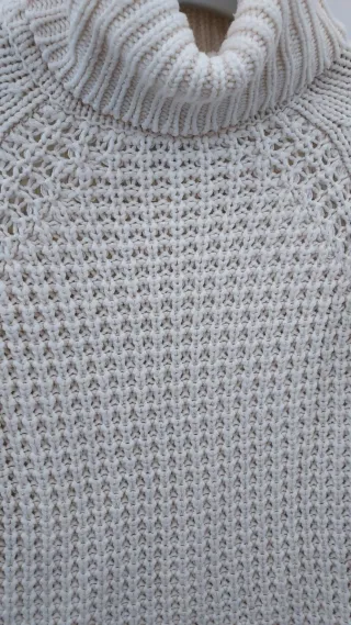 Jersey Pull&Bear cuello alto beige T.S