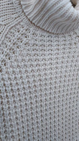 Jersey Pull&Bear cuello alto beige T.S