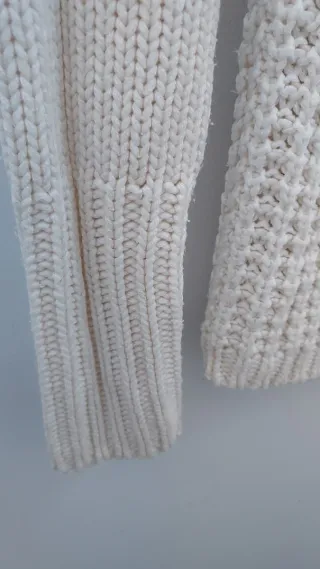 Jersey Pull&Bear cuello alto beige T.S