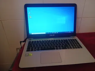 Acer F556U Portátil Plata y Negro