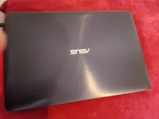 Acer F556U Portátil Plata y Negro