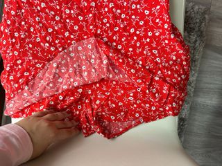 Falda pantalón con cinturón de Zara floral roja