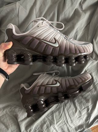 Nike Shox TL Marrón y Gris