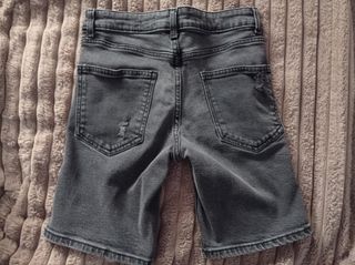 Pantalón corto Bershka gris desgastado Talla S
