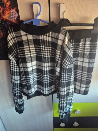 Conjunto de falda y jersey cuadros