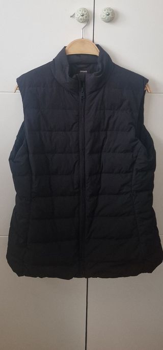 Chaleco plumas negro mujer Oysho
