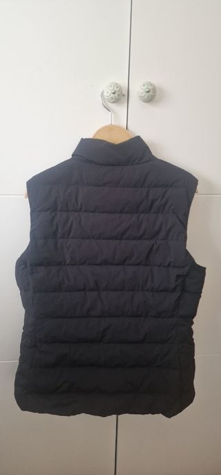 Chaleco plumas negro mujer Oysho