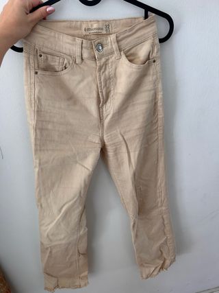 Pantalones Stradivarius D78 beige talla 32