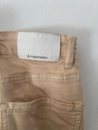 Pantalones Stradivarius D78 beige talla 32