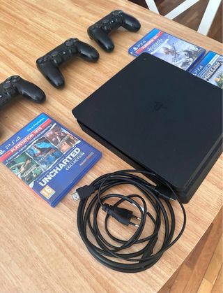 PS4 + 3 controller + Uncharted, Horizon, Minecraft
