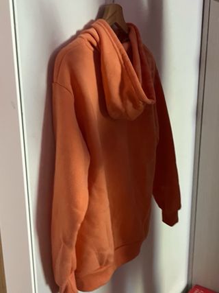 Sudadera con capucha naranja pastel