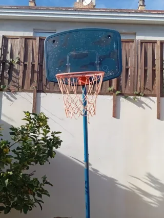 Canasta de baloncesto ajustable