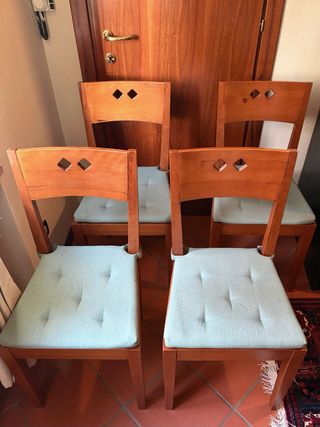 Lotto 4 sedie in legno