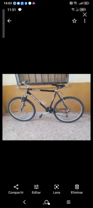 Bicicleta de montaña negra