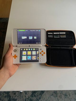 Nintendo 2DS XL + 3 giochi + custodia e Amiibo GRATIS