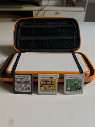 Nintendo 2DS XL + 3 giochi + custodia e Amiibo GRATIS