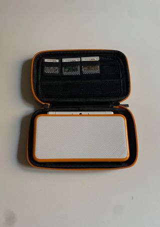 Nintendo 2DS XL + 3 giochi + custodia e Amiibo GRATIS