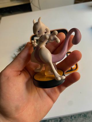 Nintendo 2DS XL + 3 giochi + custodia e Amiibo GRATIS