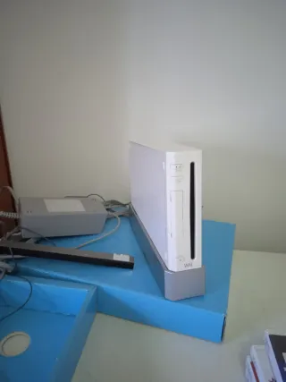 Nintendo Wii Bianca + 2 Controller e Custodie