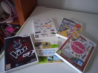 Nintendo Wii Bianca + 2 Controller e Custodie