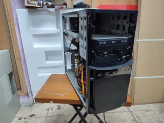 Torre PC Sobremesa Negra y Plateada