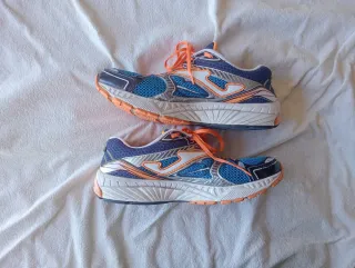 Zapatillas New Balance Beige y Rojo