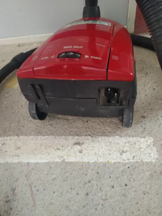 Aspiradora AEG Vampyr 1800W Roja