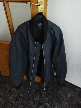 Lote 4 Prendas: Sudadera Goku, Chaqueta, Chubas..