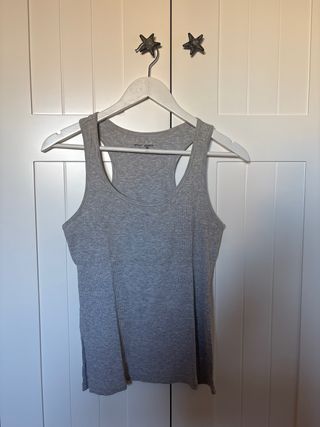 Camiseta tirantes gris mujer