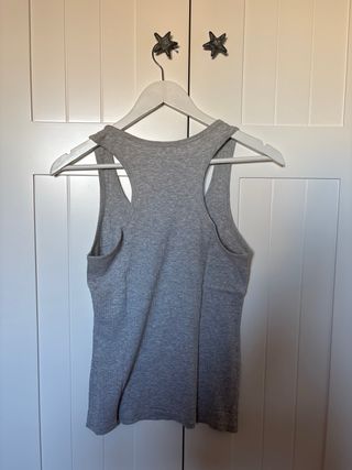 Camiseta tirantes gris mujer