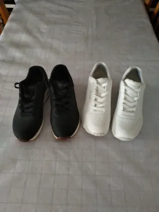 Zapatillas Skechers Negras y Blancas