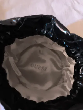 Bolsita joyero Guess acolchada corazón