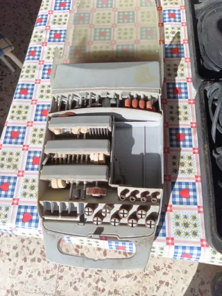 Dremel con accesorios