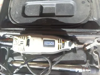 Dremel con accesorios